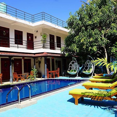 Blue Whale Holiday Hotel Mirissa Exterior foto