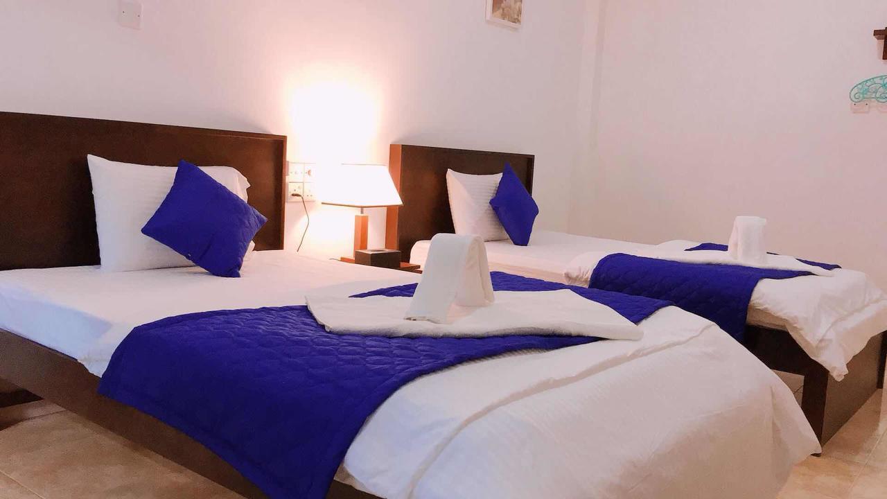 Blue Whale Holiday Hotel Mirissa Exterior foto