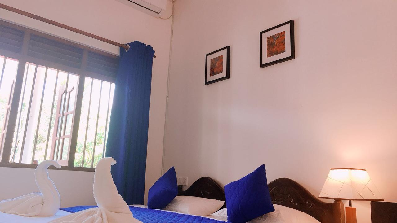 Blue Whale Holiday Hotel Mirissa Exterior foto
