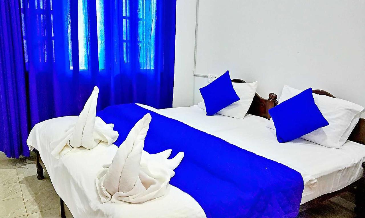 Blue Whale Holiday Hotel Mirissa Exterior foto